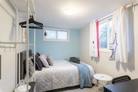 1 Double Quaint Grannyflat Private Room Near Public Transport - SHAREHOUSE - Surfers Paradise Gold Coast 0