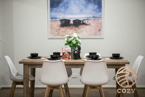 119, Breath Of The Forest In The Heart Of Clyde - Surfers Paradise Gold Coast 3