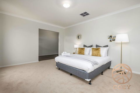 119, Breath Of The Forest In The Heart Of Clyde - Surfers Paradise Gold Coast 2
