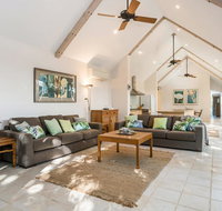 12 Childe Street Byron Bay - Absolute Belongil Summerhouse - Surfers Paradise Gold Coast