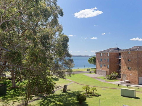 14 'Mistral Court' 17 Mistral Close - Across The Road From The Beach - Surfers Paradise Gold Coast 0