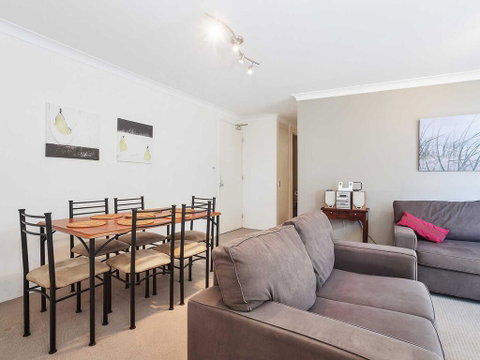 14 'Mistral Court' 17 Mistral Close - Across The Road From The Beach - Surfers Paradise Gold Coast 2