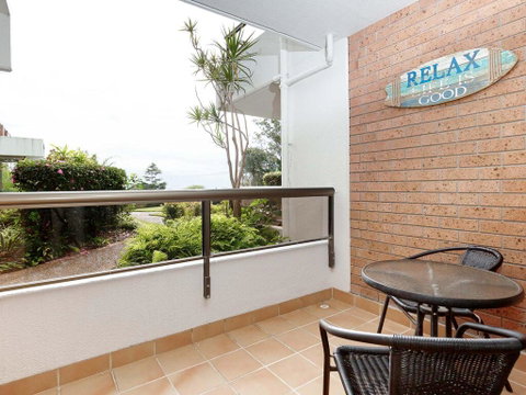 14 'The Commodore' 9-11 Donald Street- Unit In The Heart Of Town With Views & WIFI - Surfers Paradise Gold Coast 2