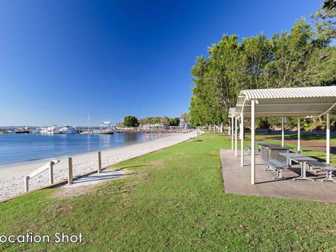 14 'The Commodore' 9-11 Donald Street- Unit In The Heart Of Town With Views & WIFI - Surfers Paradise Gold Coast 0
