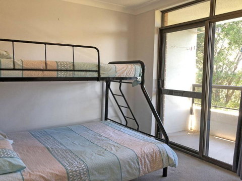 15 'The Commodore' 9-11 Donald Street - Great Unit Only A Short Walk To CBD - Surfers Paradise Gold Coast 1