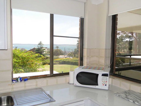 17 'The Commodore' 9-11 Donald Street - Pleasant Unit With Open Plan Living - Surfers Paradise Gold Coast 2