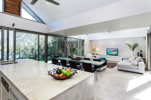 18A Childe Street, Belongil Beach - Belongil Beach Pavilion House - Surfers Paradise Gold Coast 2