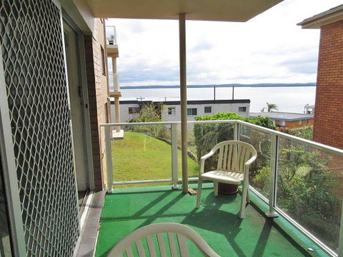 2 'Highpoint' 4 Magnus Street - Two Bedroom Unit Close To Nelson Bay CBD - Surfers Paradise Gold Coast 3