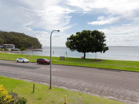 2 'Little Hut' 20 Kurrawa Close - Stunning Water Views Of Little Beach - Surfers Paradise Gold Coast 0