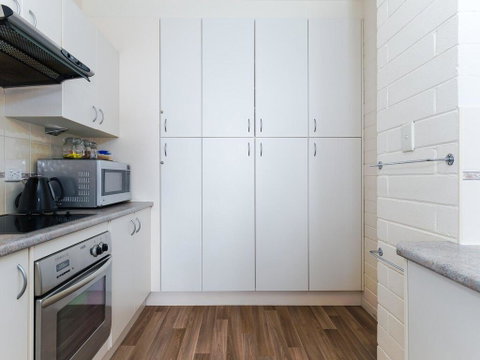 2 'Little Hut' 20 Kurrawa Close - Stunning Water Views Of Little Beach - Surfers Paradise Gold Coast 1