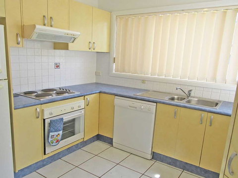 2 'Mahi Mahi', 5 Achilles Street - 3 Bedroom Between Shoal Bay And Little Beach - Surfers Paradise Gold Coast 3