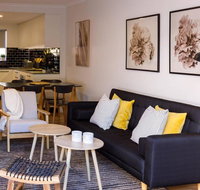 2 Bdrm Apt in Annandale with Courtyard  Parking - Surfers Paradise Gold Coast