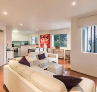 2 Bedroom with Parking  AC Close To Beach  City - Surfers Paradise Gold Coast