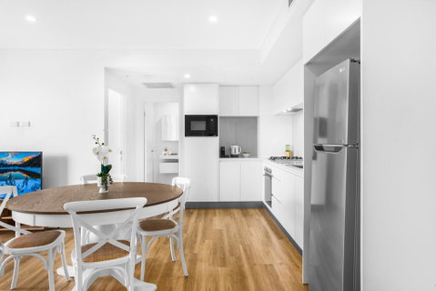 2-Bed Beach Apartment With Pool, Parking And Balcony - Surfers Paradise Gold Coast 1