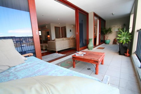 2/21-25 Fletcher Street - Casablanca At Bogarts - Surfers Paradise Gold Coast 2