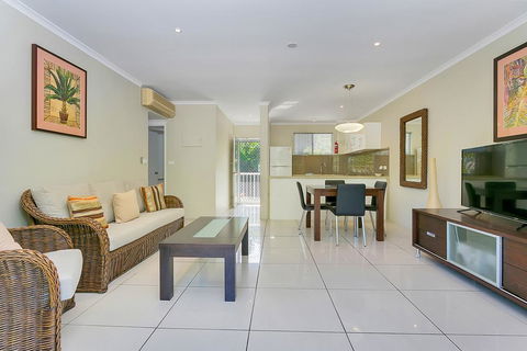 214 Spindle Cowrie Apartment - Surfers Paradise Gold Coast 3