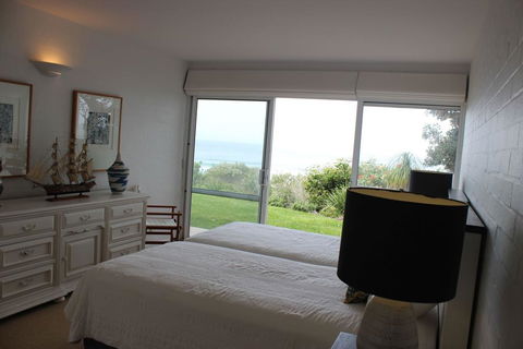 22 ON COAST - (Weekly Only) - Surfers Paradise Gold Coast 2
