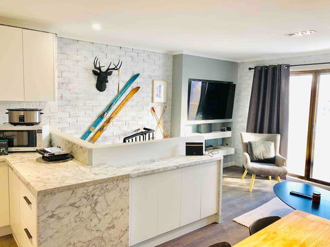 24 Lawlers 3 Bedroom - Surfers Paradise Gold Coast 2
