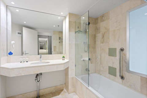 Cosy Studio With Ocean Views & Rooftop Jacuzzis - Surfers Paradise Gold Coast 4