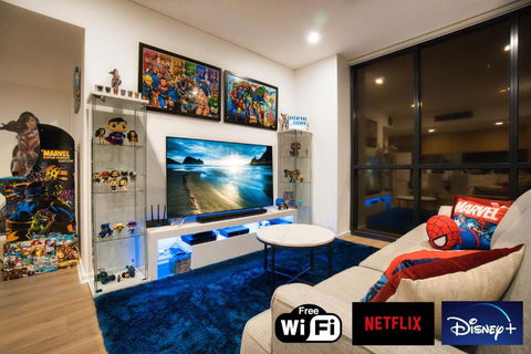DC Vs Marvel Theme Ft Arcade Machine Pool Gym Sauna BBQ - Surfers Paradise Gold Coast 1