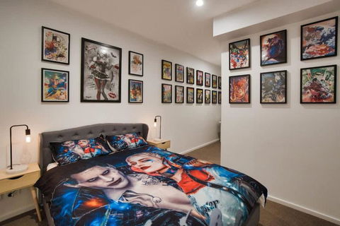 DC Vs Marvel Theme Ft Arcade Machine Pool Gym Sauna BBQ - Surfers Paradise Gold Coast 3