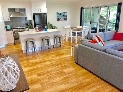 DELUXE Escape! Central, NEW & Spacious 3 Bed - Surfers Paradise Gold Coast 0