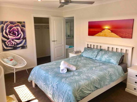 DELUXE Escape! Central, NEW & Spacious 3 Bed - Surfers Paradise Gold Coast 2