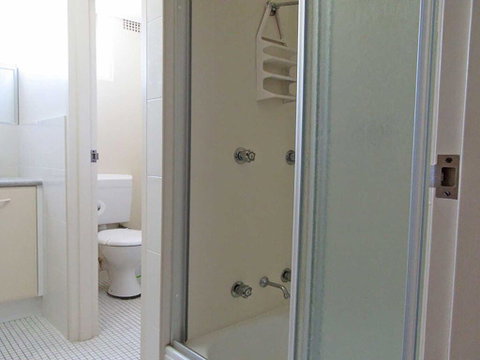 3 'Collendina', 19 Kurrawa Close - Position And Water Views - WOW - Surfers Paradise Gold Coast 3