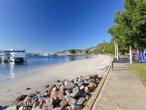 3 Tomaree Street - Cute 4 Bedroom House With Aircon In The Heart Of Town - Surfers Paradise Gold Coast 0