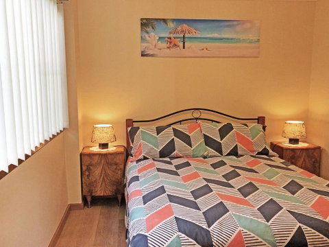 3 Tomaree Street - Cute 4 Bedroom House With Aircon In The Heart Of Town - Surfers Paradise Gold Coast 2