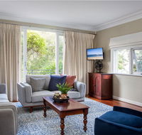 3-Bed House near Bondi Beach with Balcony Parking - Surfers Paradise Gold Coast