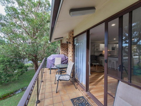 33 'Bay Parklands', 2 Gowrie Avenue - Air Conditioning, Foxtel, Pool, Tennis Court, Spa - Surfers Paradise Gold Coast 1