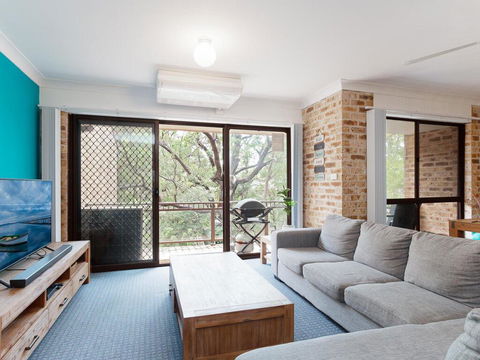 36 'Bay Parklands', 2 Gowrie Avenue - Close To The Water With Pool & Spa & Tennis Court - Surfers Paradise Gold Coast 3