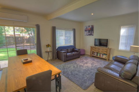 406 Back Porepunkah Road, Bright - Surfers Paradise Gold Coast 2