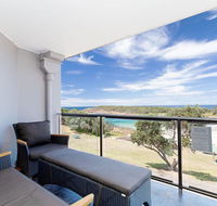 5 'The Outlook' 4 Ocean Parade - overlooking Boat Harbour beach and ducted air conditioning - Surfers Paradise Gold Coast