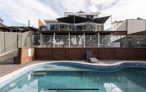 5 Bedroom With POOL And Studio Vues Relaxantes - Surfers Paradise Gold Coast 0