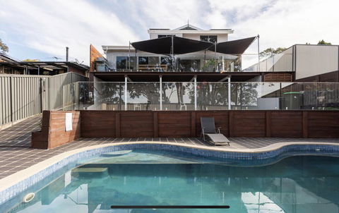 5 Bedroom With POOL And Studio Vues Relaxantes - Surfers Paradise Gold Coast 1