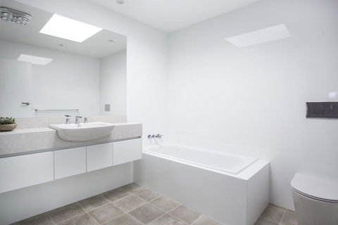 57 Carroll Ave Mollymook Beach - Relaxed Homely Retreat - Surfers Paradise Gold Coast 1