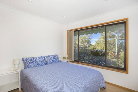 57 Carroll Ave Mollymook Beach - Relaxed Homely Retreat - Surfers Paradise Gold Coast 3