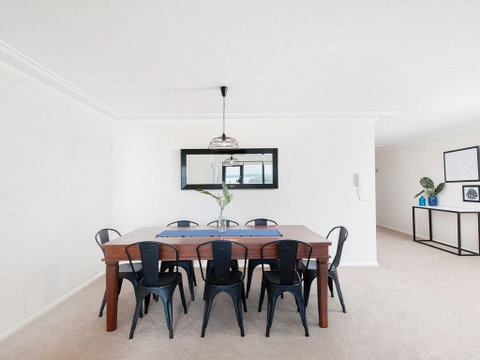 6 'FLORENTINE', 11 COLUMBIA CLOSE - STUNNING UNIT WITH SENSATIONAL VIEWS - Surfers Paradise Gold Coast 2