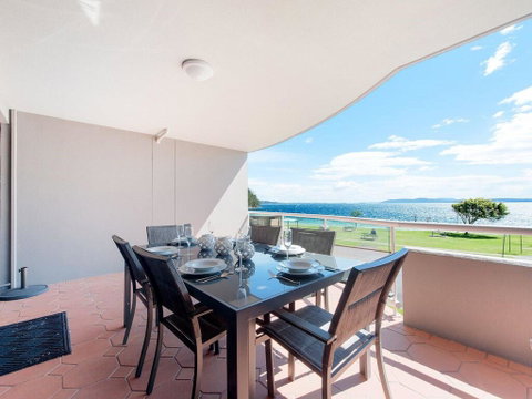 6 'FLORENTINE', 11 COLUMBIA CLOSE - STUNNING UNIT WITH SENSATIONAL VIEWS - Surfers Paradise Gold Coast 0