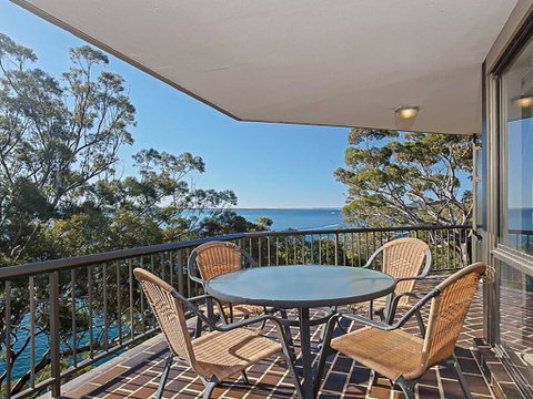 6 'Skyline' 12 Thurlow Avenue - Foxtel & Aircon - Surfers Paradise Gold Coast 0