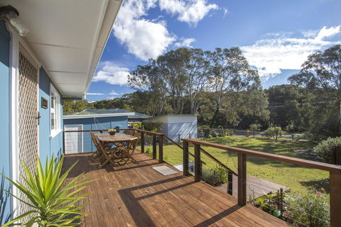 681 Murramarang Rd - Retro Beach Cottage - Surfers Paradise Gold Coast 1