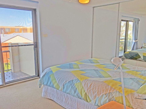 7 'Skyline' 12 Thurlow Avenue - Unit With A WOW Factor - Surfers Paradise Gold Coast 3