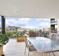 8 'Carrington' 15 Government Road - spacious unit with air conditioning and lift - Surfers Paradise Gold Coast
