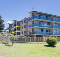 8 'The Helm' 22 Voyager Close - hear the waves from Shoal Bay Beach - Surfers Paradise Gold Coast