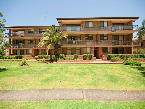 8 St. George Court - Surfers Paradise Gold Coast 1