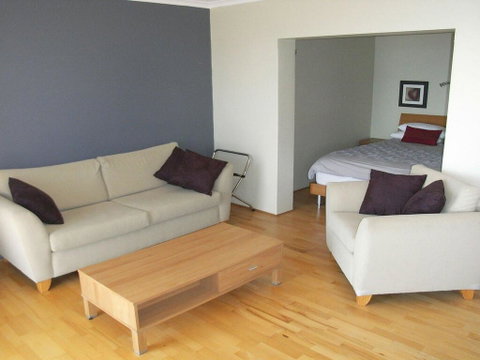 9 'Blue Vista', 13 Victoria Parade - Studio With Stunning Views - Surfers Paradise Gold Coast 2