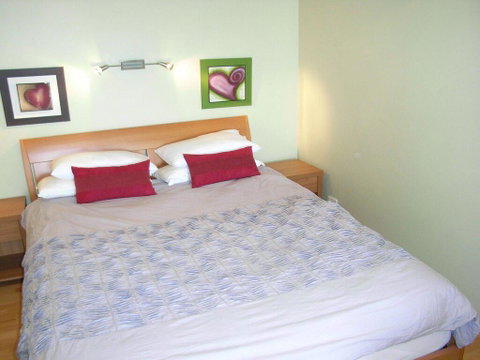 9 'Blue Vista', 13 Victoria Parade - Studio With Stunning Views - Surfers Paradise Gold Coast 3