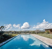 99 Acres Bangalow Retreat - Surfers Paradise Gold Coast